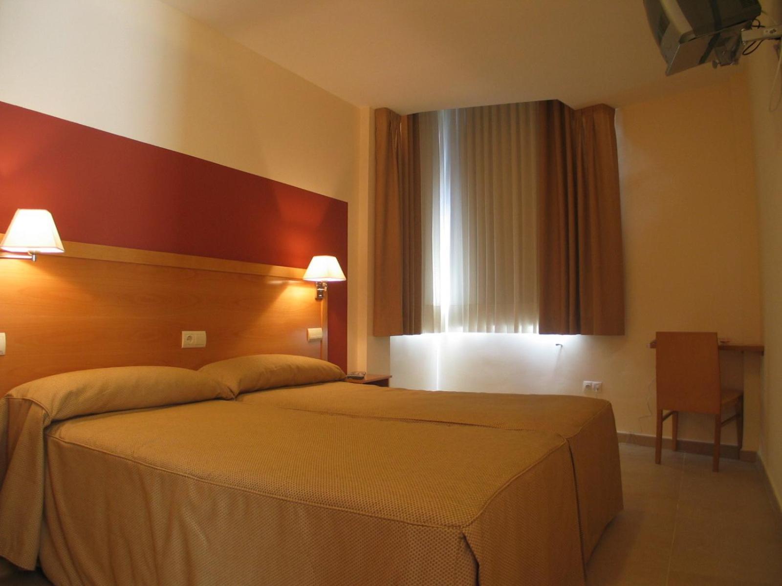 Hostal Ciudad De Caparra Carcaboso Zimmer foto