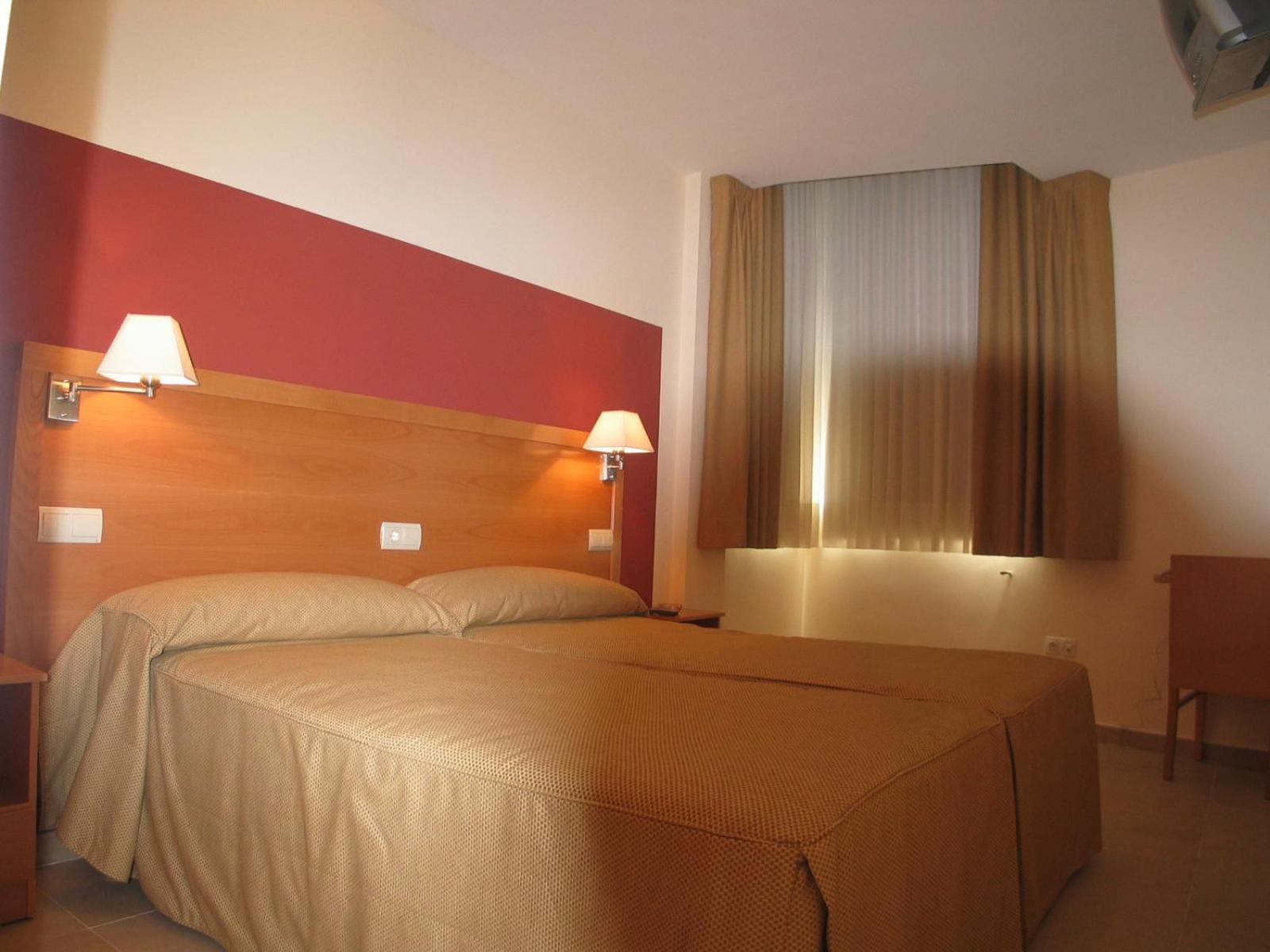 Hostal Ciudad De Caparra Carcaboso Zimmer foto