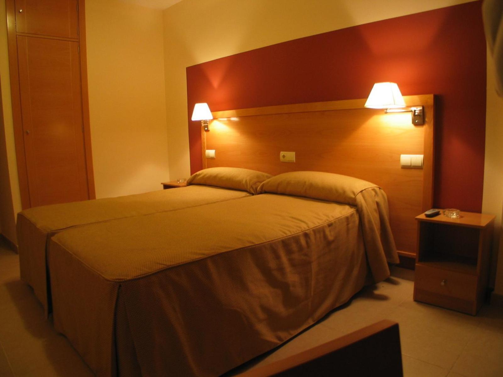 Hostal Ciudad De Caparra Carcaboso Zimmer foto