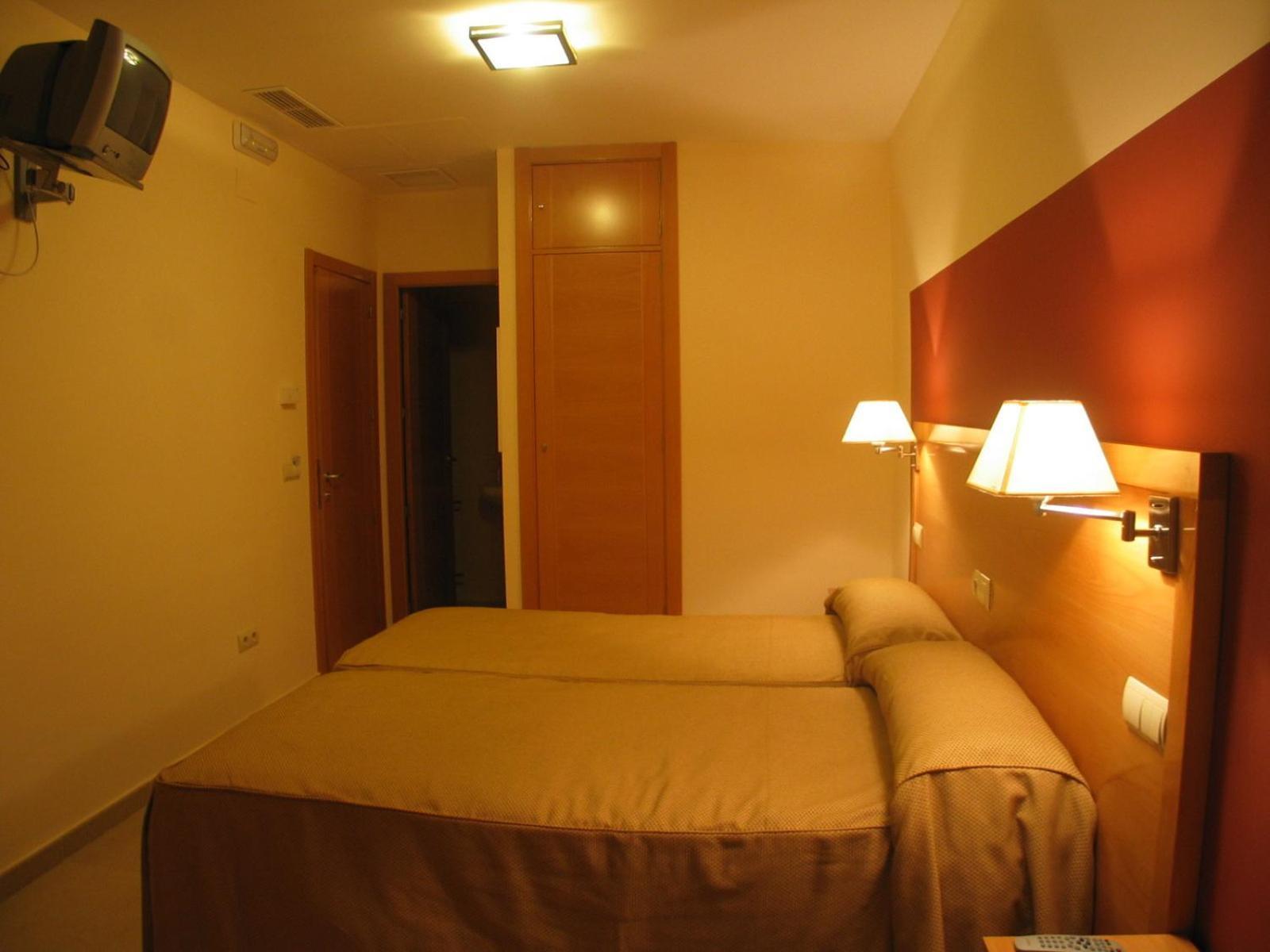 Hostal Ciudad De Caparra Carcaboso Zimmer foto