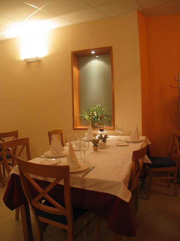 Hostal Ciudad De Caparra Carcaboso Exterior foto